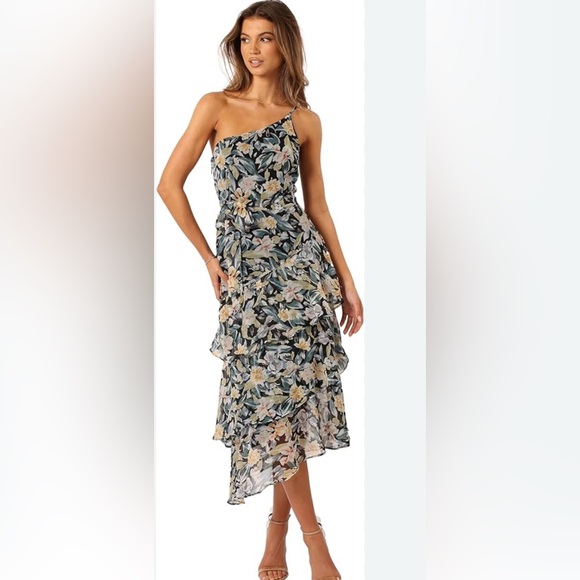 amren floral one shoulder tiered asymmetric dress Petal & Pup | Dresses | Petal Pup Oneshoulder Size 2 line ruffle skirt design US Size:Custom Size (Add Note in Cart) Midi dress work clothes 🩷🖤🤍Tumblr Girls🤍🖤🩷 ✨Balloon Ribbed